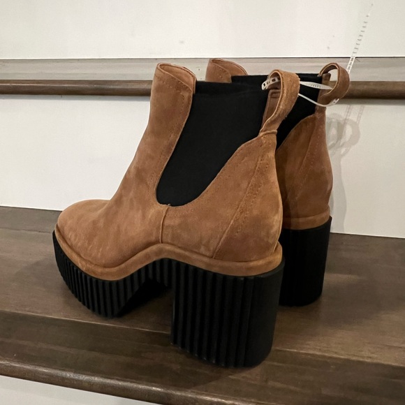 Gianni Bini Platform Boots - Picture 2 of 8